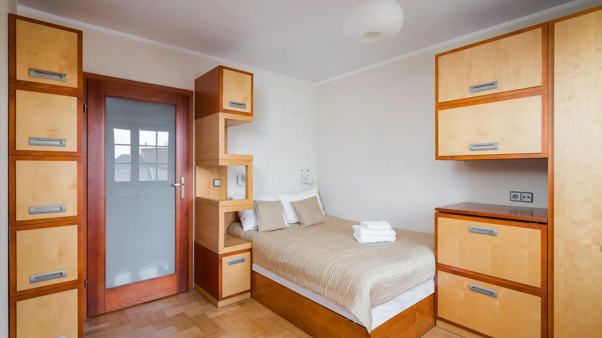 Tarchomin Standard Apartment Warsaw